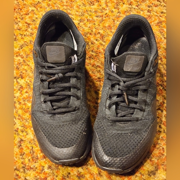 Nike Flyknit Air Max 1 - Picture 4 of 7